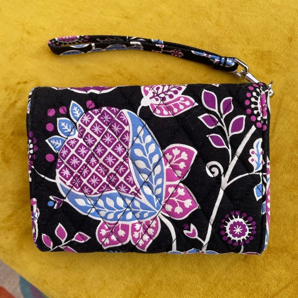 Vera Bradley Floral Paisley Checkered Wallet 5” x 6.5 - Picture 3 of 7